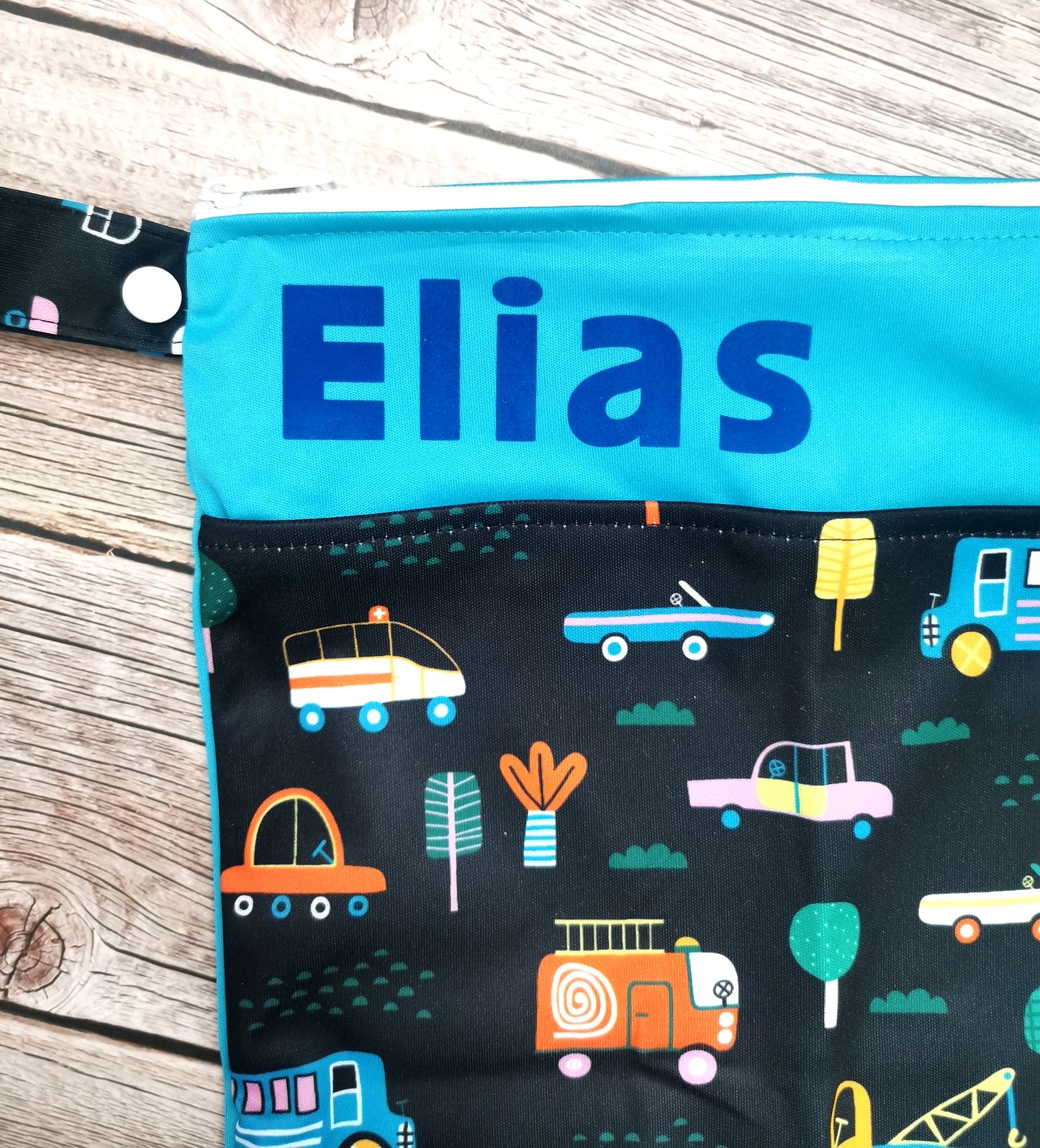 Wetbag Maxi "Auto" – personalisierbare Nasstasche für Kita & Kindergarten und Reisen