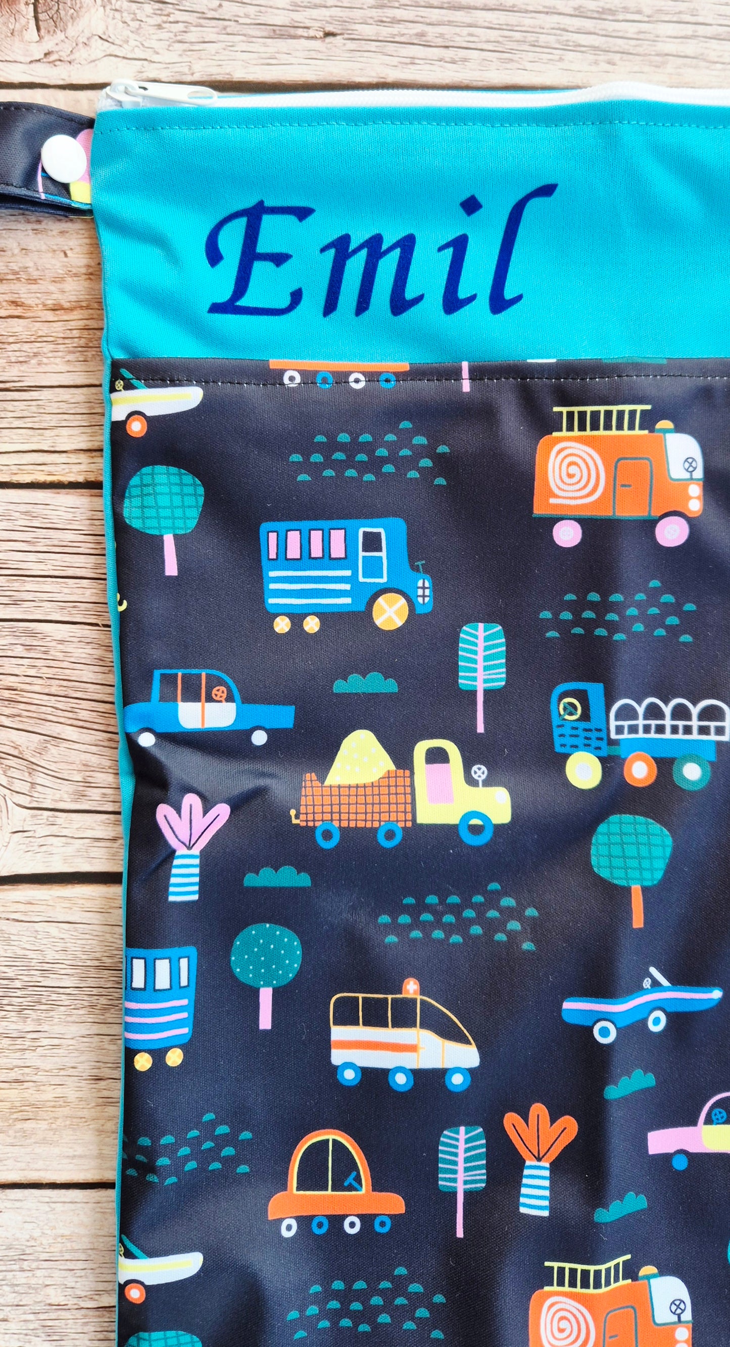 Wetbag Maxi "Auto" – personalisierbare Nasstasche für Kita & Kindergarten und Reisen