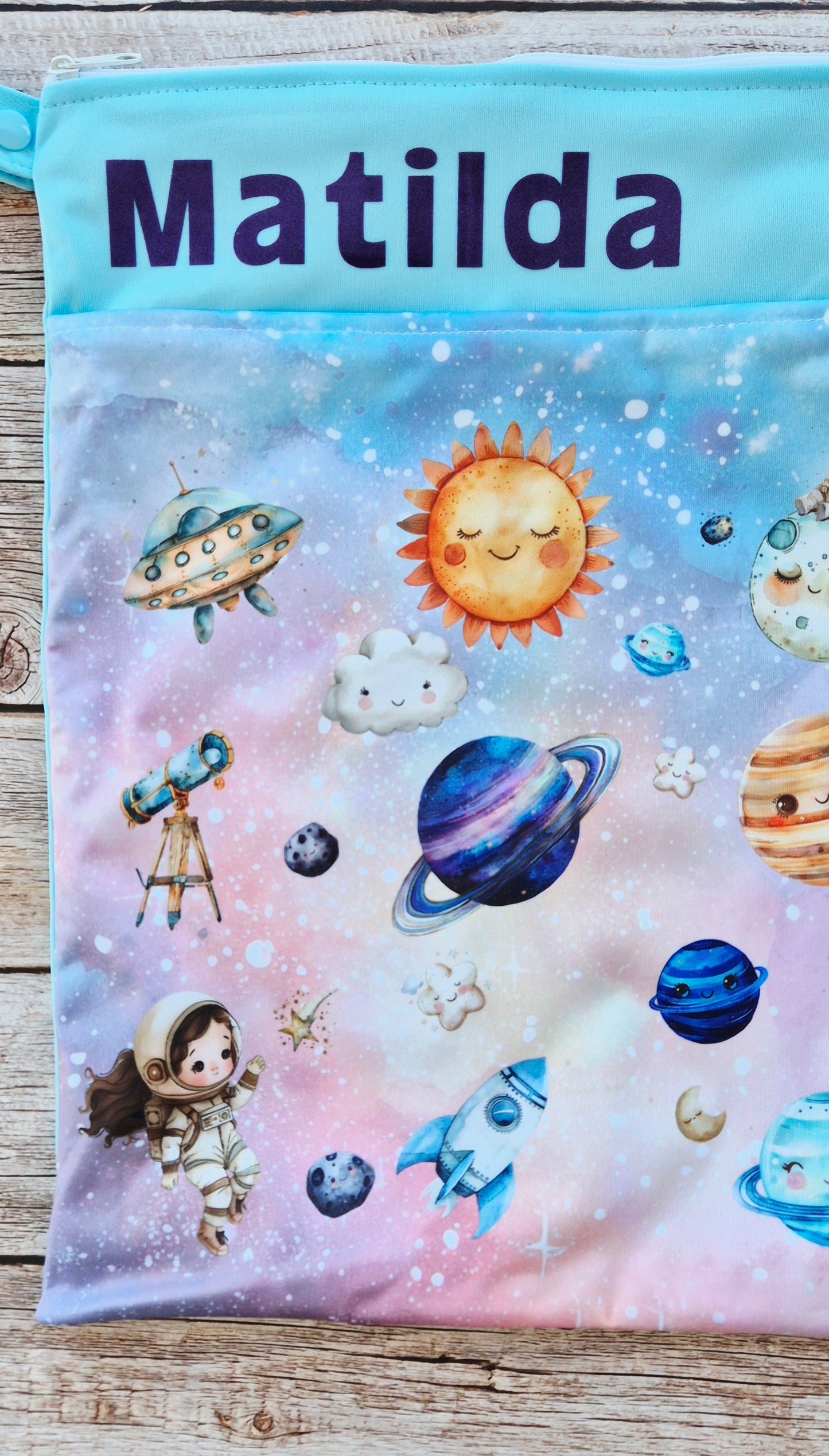 Wetbag Maxi 2er Set "magische Planeten"-personalisierbare Nasstaschen für Kita & Kindergarten und Reisen