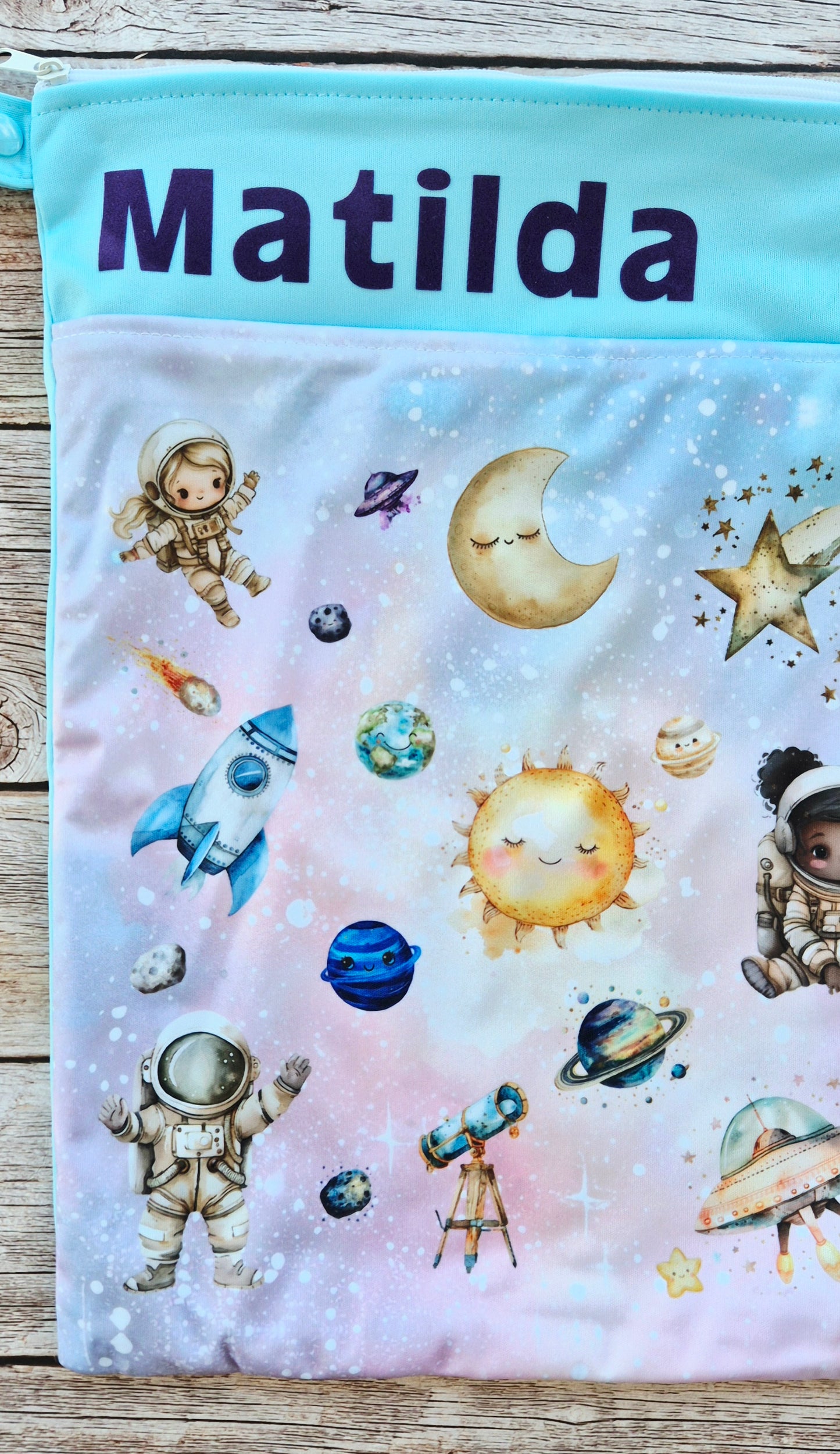 Wetbag Maxi 2er Set "magische Planeten"-personalisierbare Nasstaschen für Kita & Kindergarten und Reisen