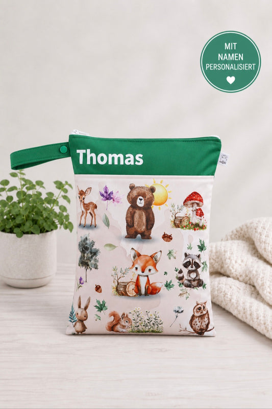 Wetbag Maxi "Abenteuer mit dem Waldfreunden"- personalisierbare Nasstasche für Kita & Kindergarten und Reisen