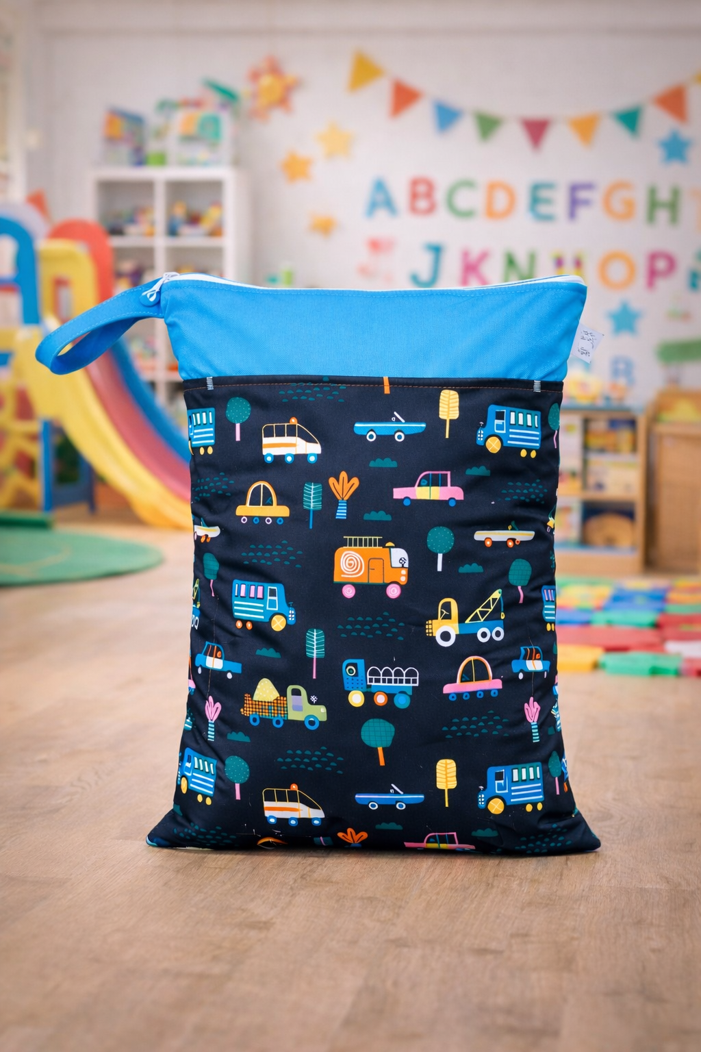 Wetbag Maxi "Auto" – personalisierbare Nasstasche für Kita & Kindergarten und Reisen
