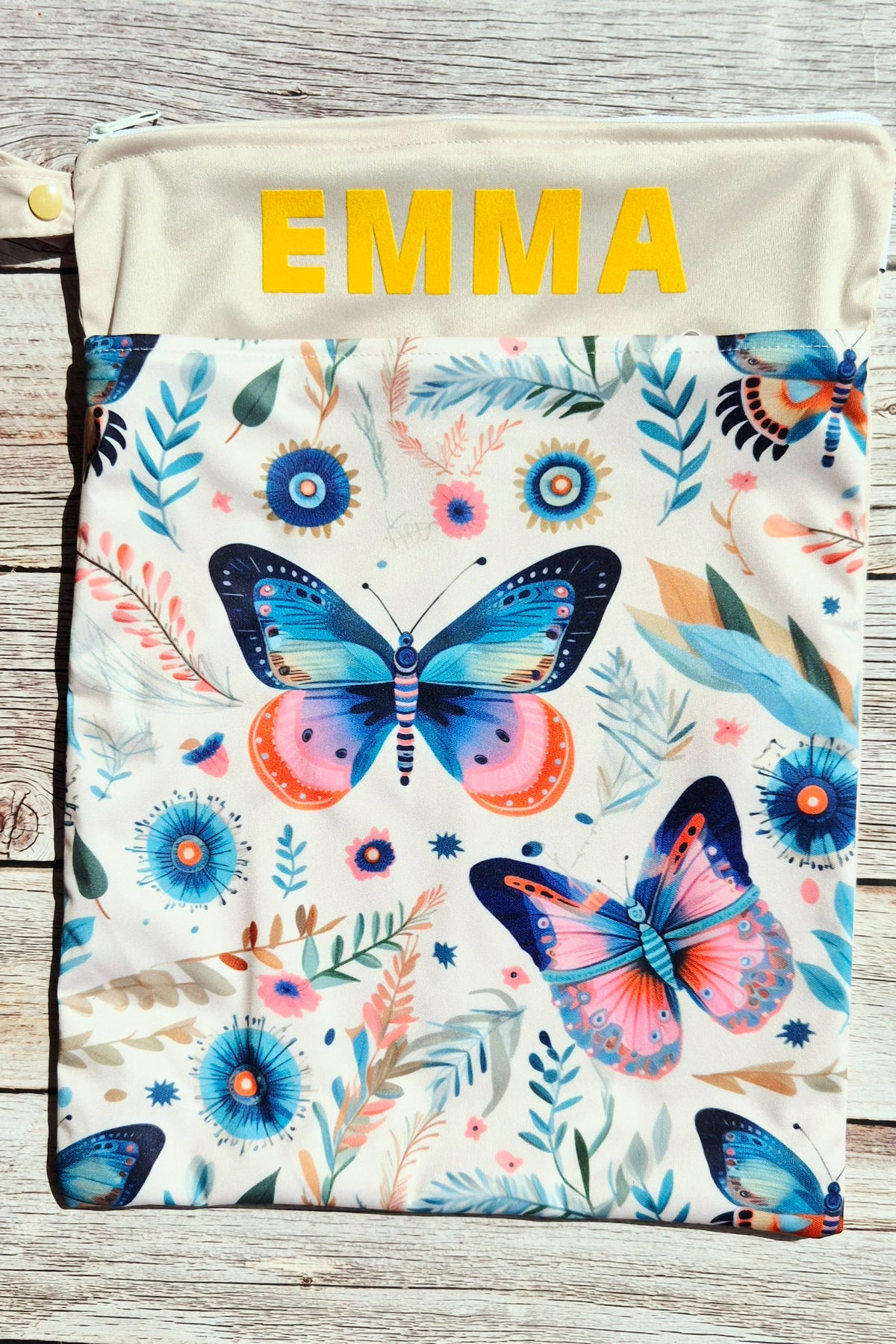 Wetbag Maxi „Schmetterlingsgarten“ – bunte Wetbag für Kinder