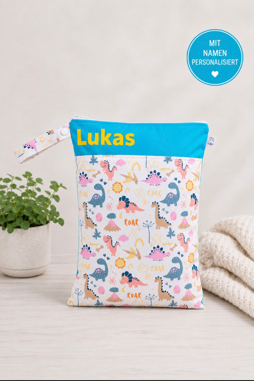 Wetbag Maxi "Dinoworld-3"– personalisierbare Nasstasche für Kita & Kindergarten und Reisen