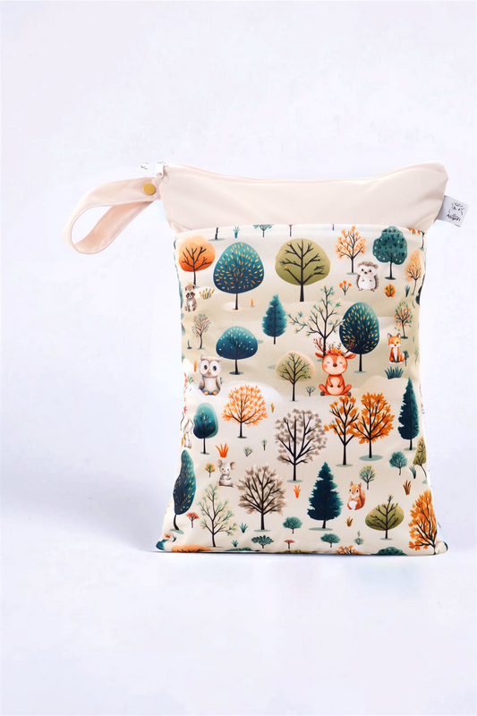 Wetbag Maxi "Abenteuer im Waldparadies"– personalisierbare Nasstasche für Kita & Kindergarten und Reisen