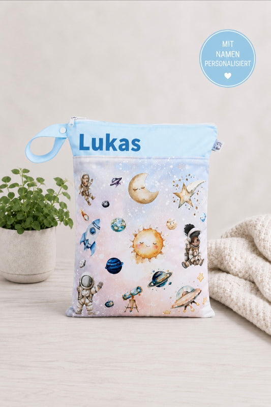 Wetbag "zauberhafte Planeten"– personalisierbare Nasstasche für Kita & Kindergarten und Reisen