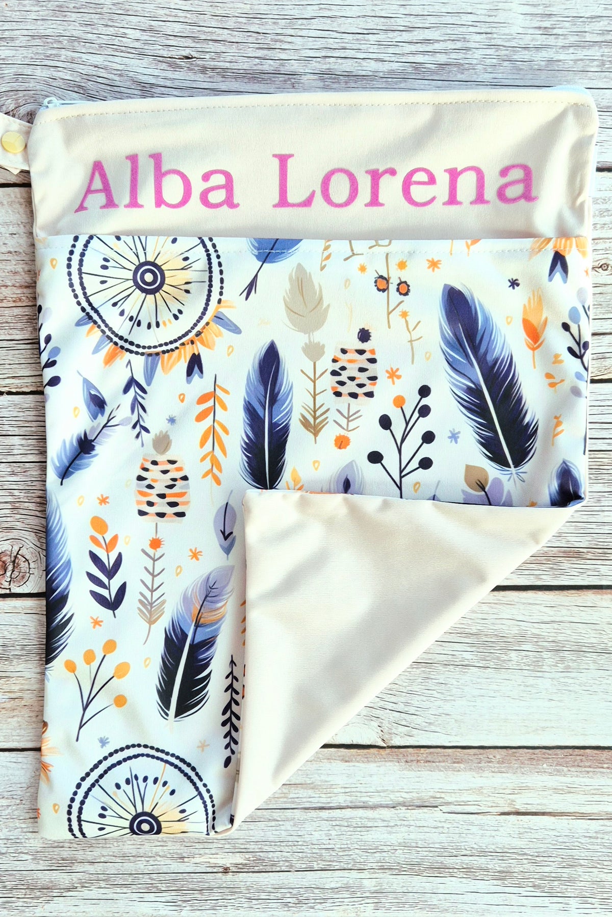 Wetbag Maxi „Lavendeltraum“ – Boho Nasstasche mit Federn