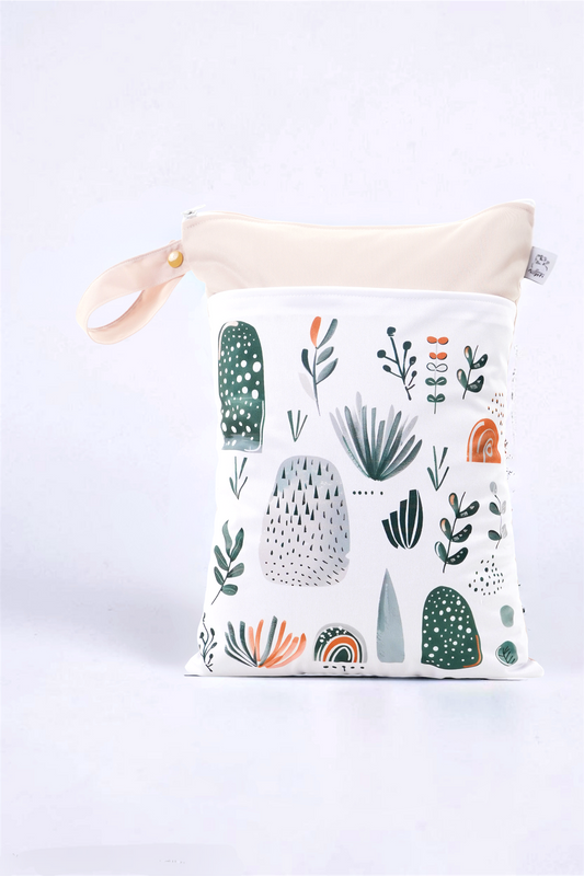 Wetbag Maxi "Abenteuer in der Naturwelt"– personalisierbare Nasstasche für Kita & Kindergarten und Reisen