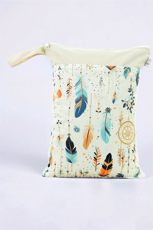 Wetbag Maxi „Traumfeder“ – Boho Nasstasche für Wechselwäsche