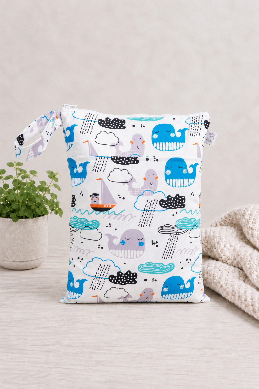 Wetbag Maxi "Blauwal"– wasserdichte Nasstasche für Kita & Reisen
