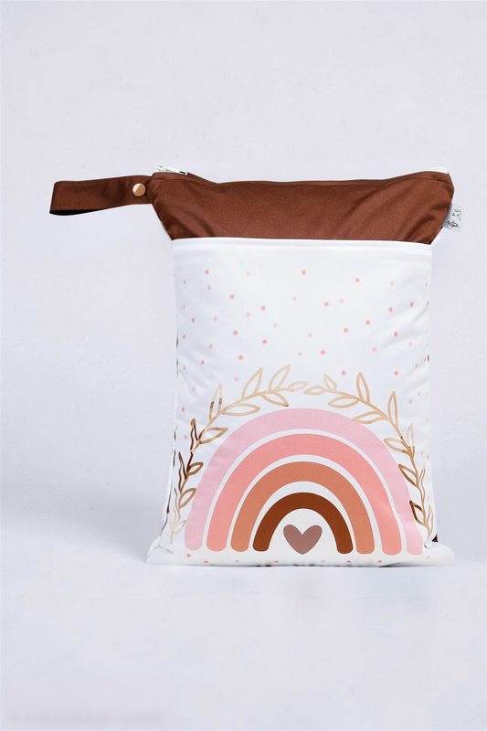 Wetbag "Regenbogen Liebe"– personalisierbare Nasstasche für Kita & Kindergarten und Reisen