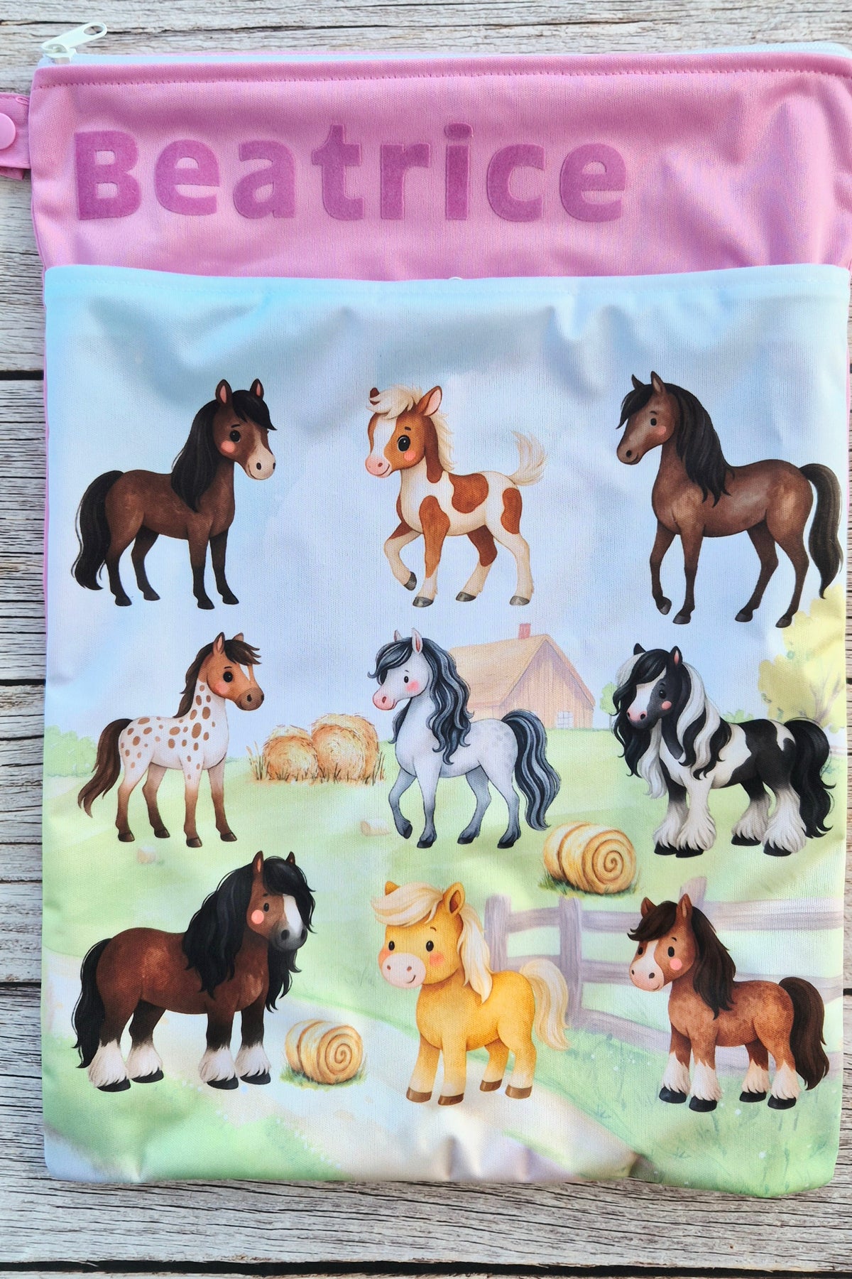 Wetbag Maxi "Abenteuer auf dem Ponyhof"– personalisierbare Nasstasche für Kita & Kindergarten und Reisen