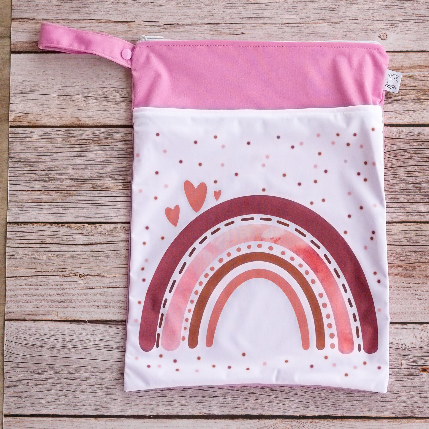 Wetbag für Baby Windeln und Kita wasserdichte Nasstasche mit blauem Regenbogen Motiv praktisch für unterwegs