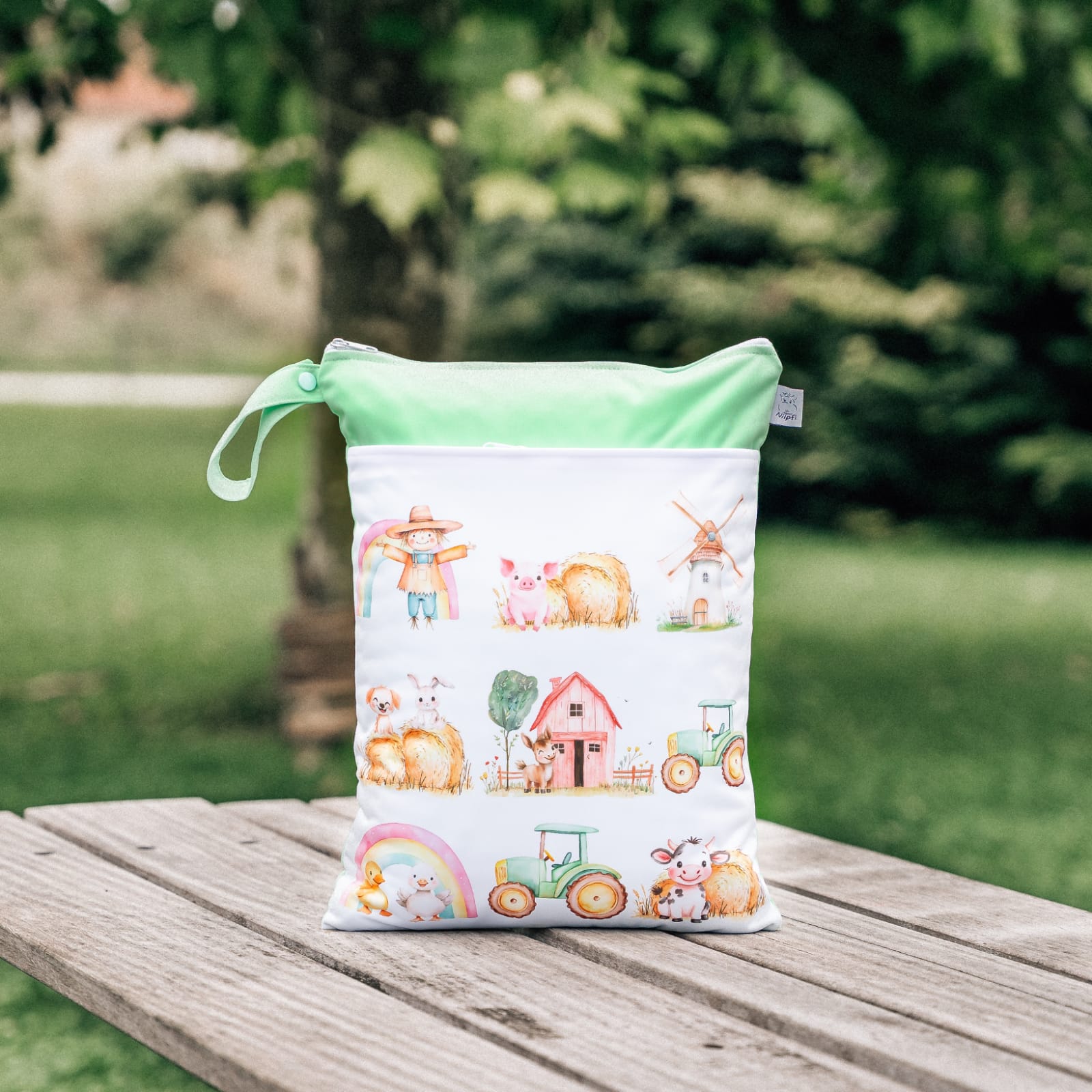 Wetbag Maxi für Baby Windeln und Kita wasserdichte Nasstasche mit Farm Motiv praktisch für unterwegs