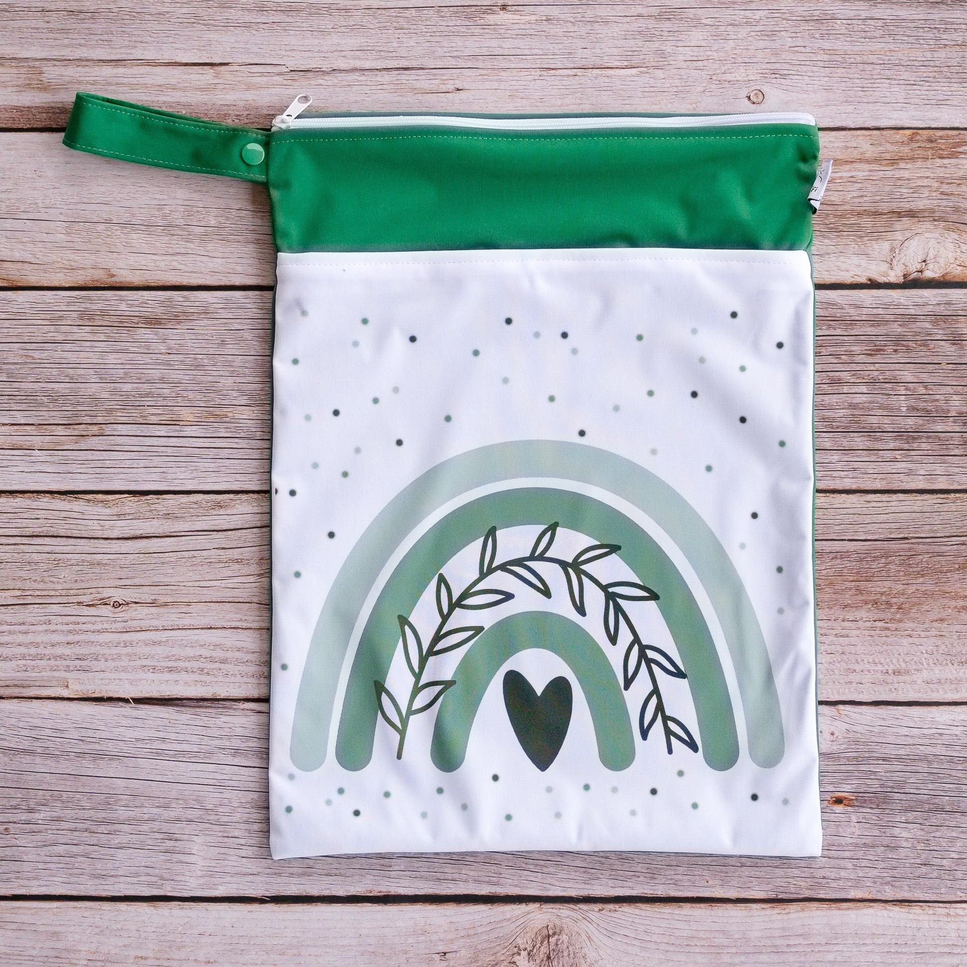 Wasserdichte Wetbag für Baby Windeln personalisiert mit Namen süßes grün Tier Design wiederverwendbar
